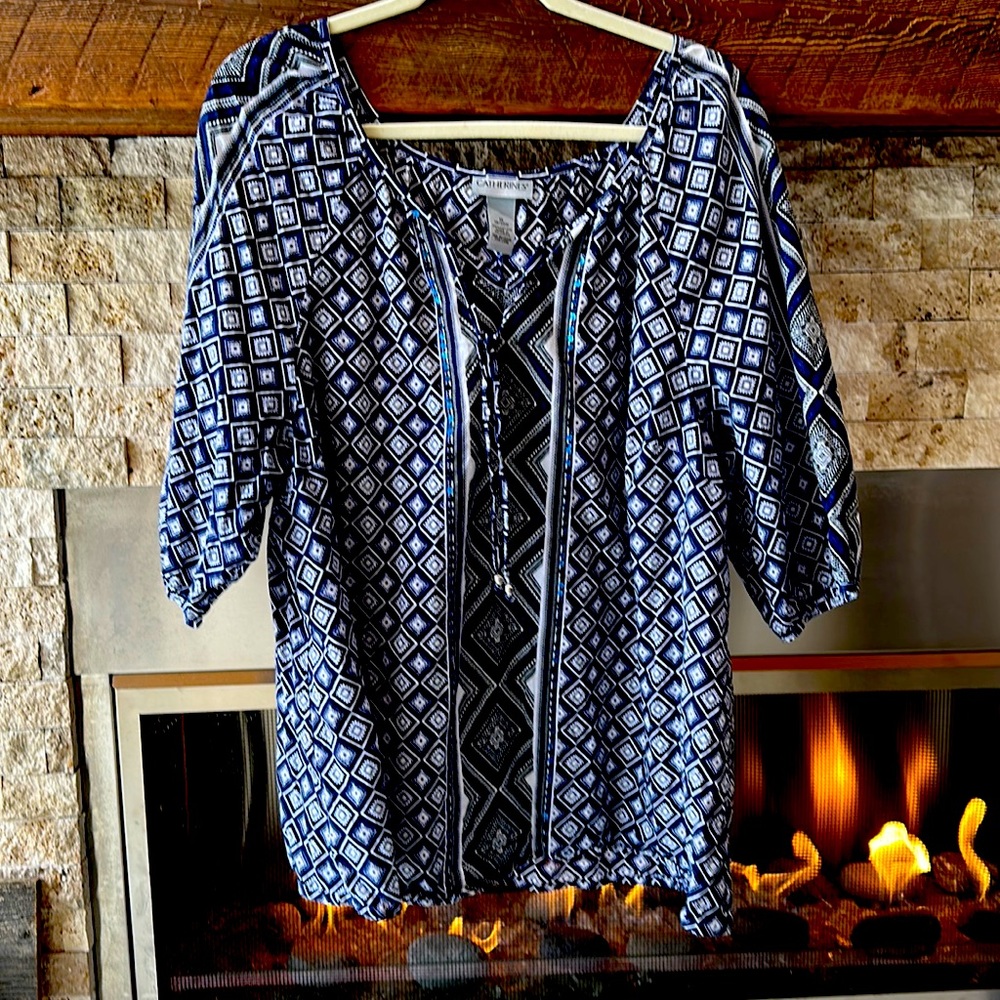 Catherine’s Blue & White Tunic Blouse Sequin Details Size 1X 18/20